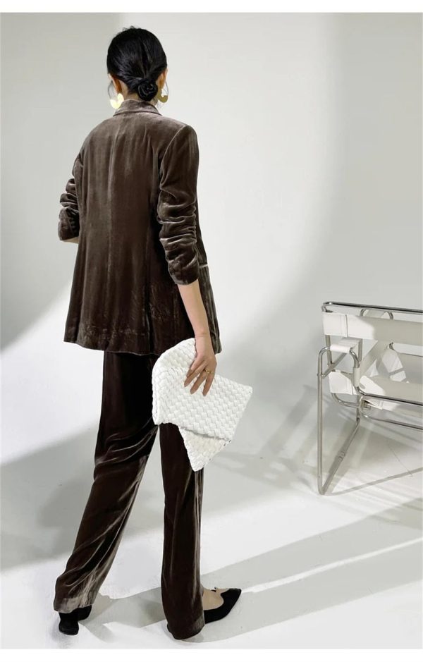 Plus Size Women's Velvet Suit - Business Casual Attire with Elegant Silhouette